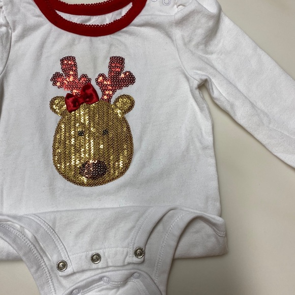 Reindeer onesie. White w gold reindeer - Picture 1 of 2